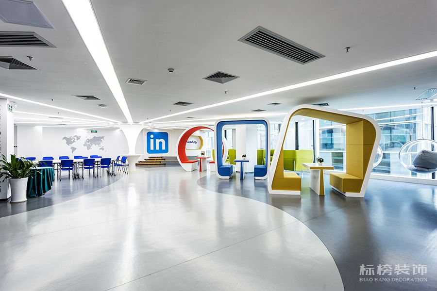 高層龍崗辦公室裝修怎么顯得有企業(yè)文化，體現(xiàn)公司特色